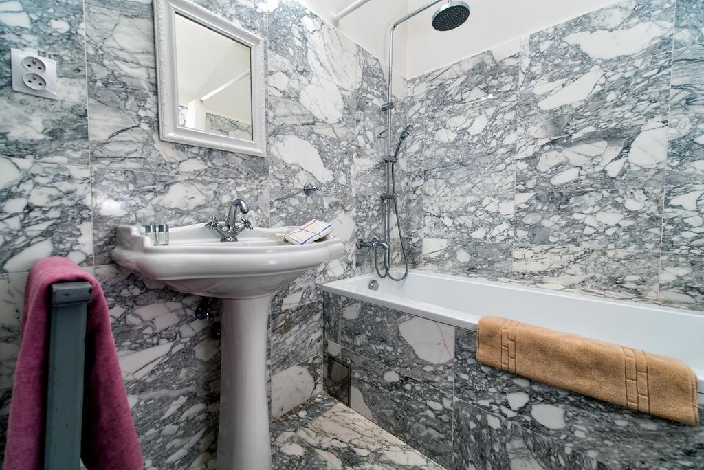 Family Hotel Okoř Εξωτερικό φωτογραφία